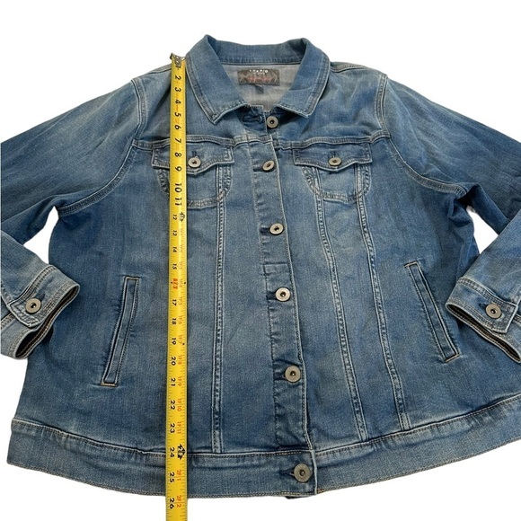 Torrid Denim Fitted Trucker Button down Jacket Size 3 - Picture 11 of 17